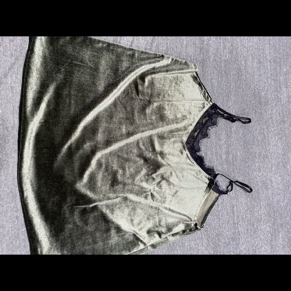 Olive green black lace velvet top - Picture 3 of 3